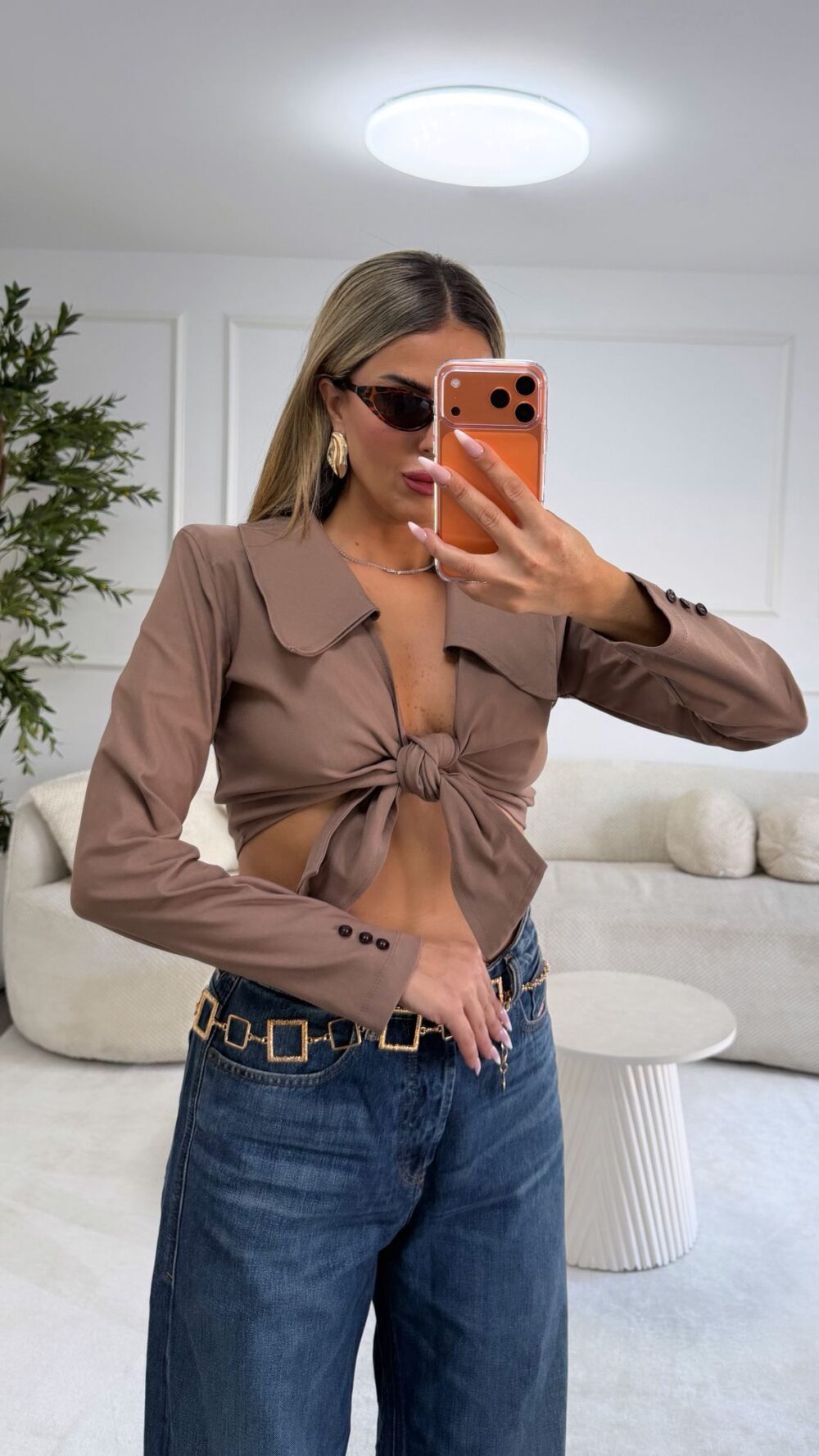 חולצת קרופ קשירה חומה