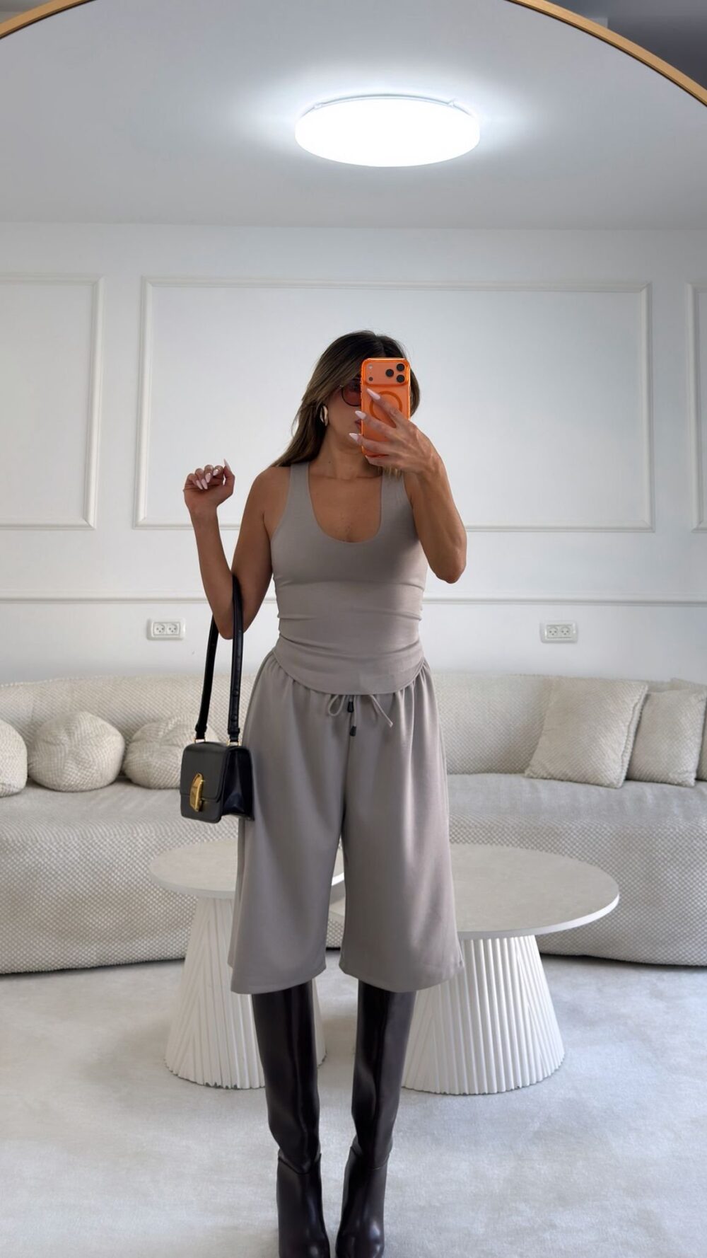 חליפת מאי⁩ אפור